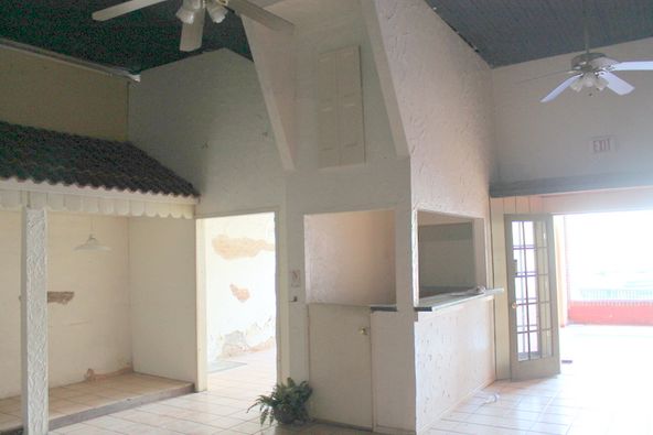 Union Building: 102 N Union St, Mountain Grove, MO 65711